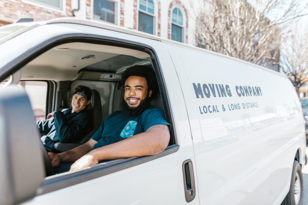 cross-country movers in a minivan for local and long-distance moving